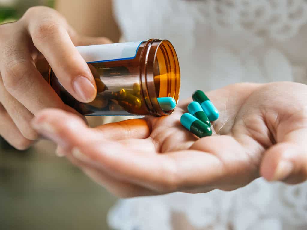 What is the Difference Between Oxycodone and Hydrocodone | AToN Center